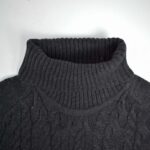 بافت یقه اسکی مشکی Looks