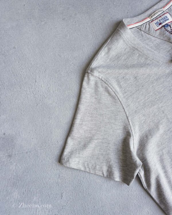 تیشرت یقه هفت طوسی Hilfigerdenim - Image 3