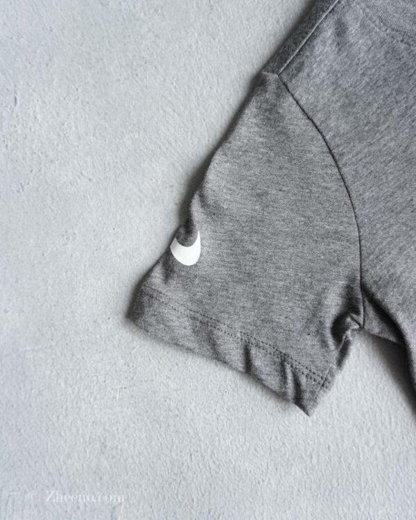 تیشرت طوسی بچه گانه Nike - Image 3