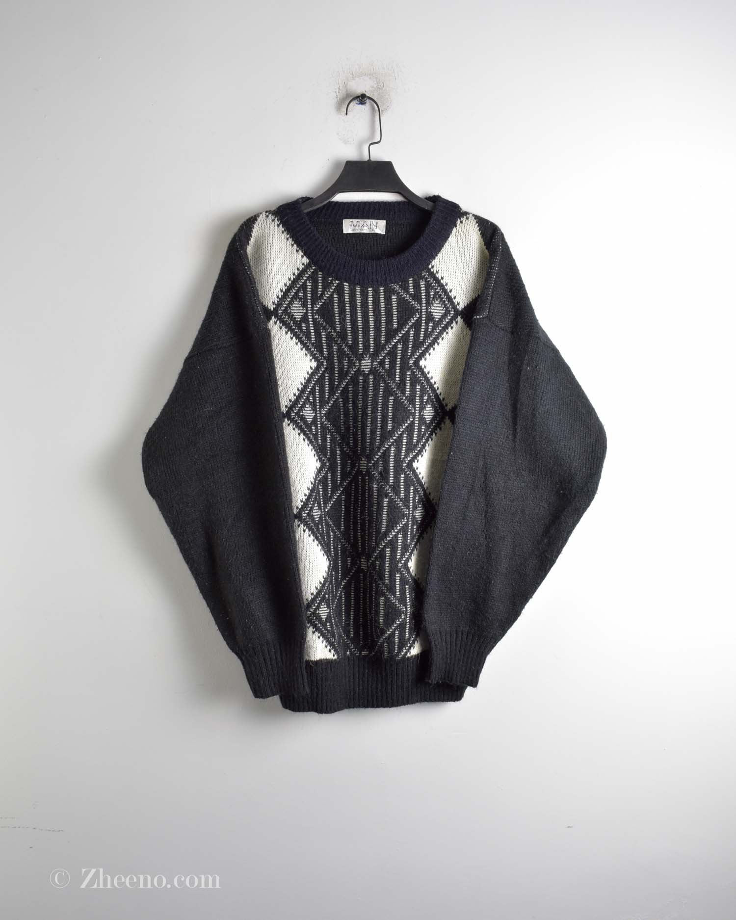 17616707658995390 بافت وینتیج Man