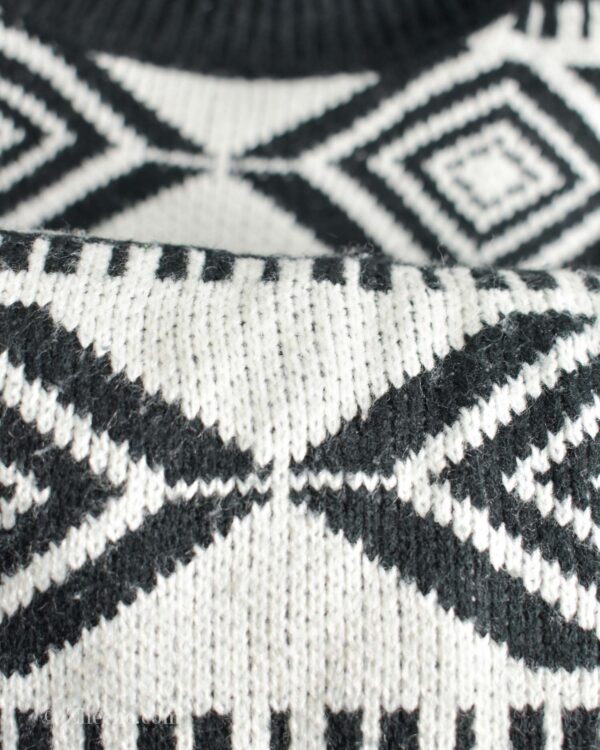 بافت وینتیج یقه اسکی مشکی سفید Paul Jones