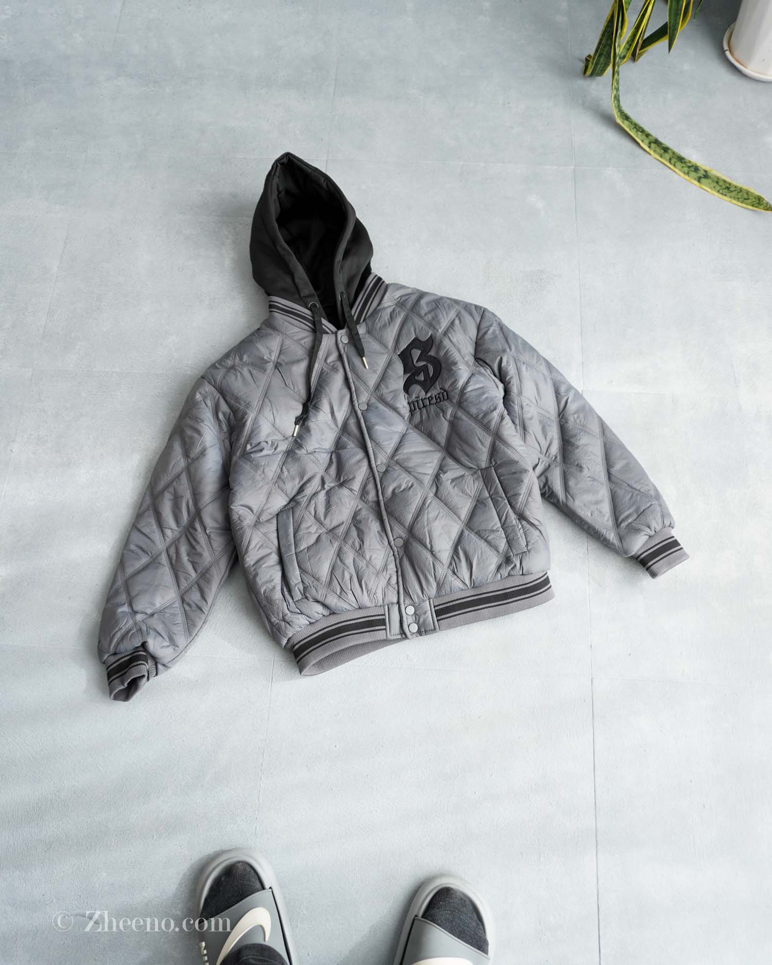 17646708047392366 بامبر جکت کلاه دار دودی مشکی