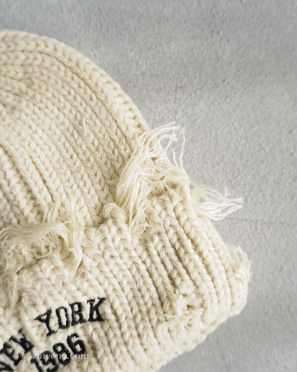 کلاه بافت زاپ دار شیری