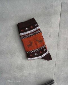 جوراب نخی طرح گوزن زنانه قهوه ای