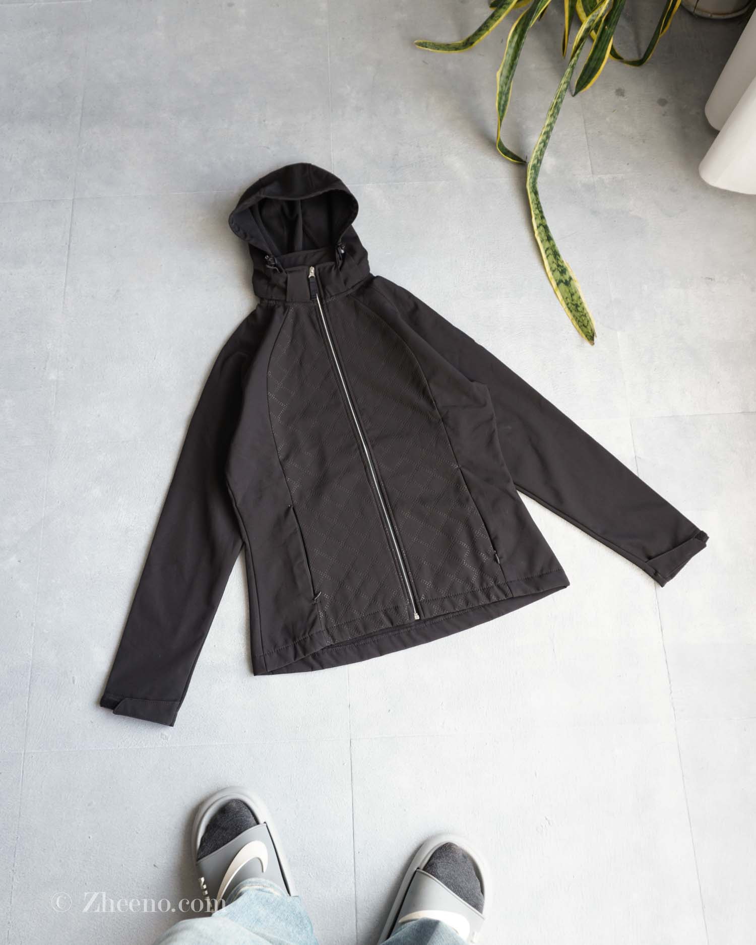 جکت مشکی کلاه دار Alpha camp