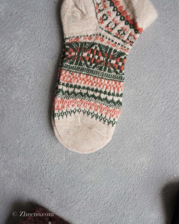 جوراب مچی پشمی زنانه طرحدار کرم