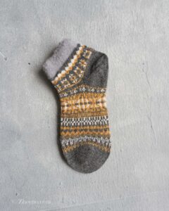 جوراب مچی پشمی زنانه طرحدار طوسی