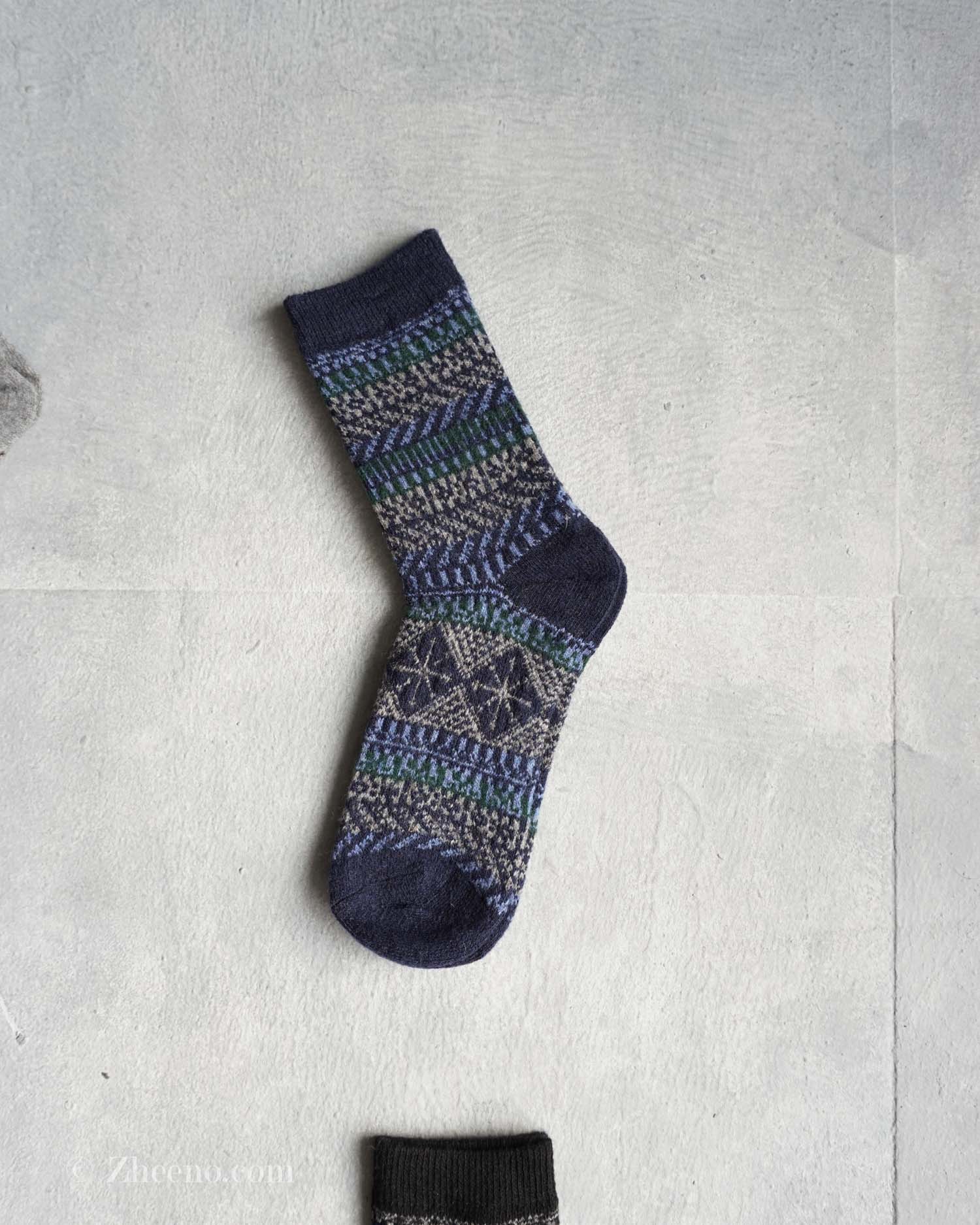 17666752036443774 جوراب پشمی مردانه سرمه ای طرح لوزی