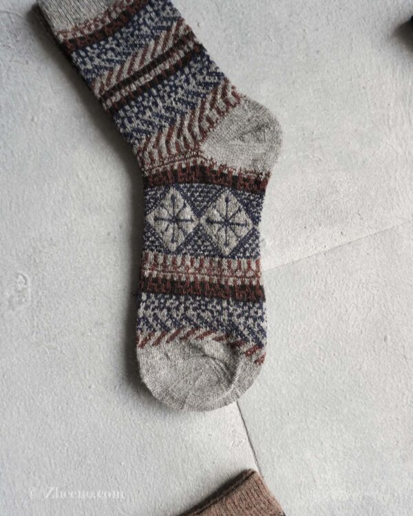 جوراب پشمی مردانه طوسی 1 طرح لوزی