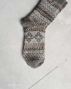 جوراب پشمی مردانه طوسی 2 طرح لوزی