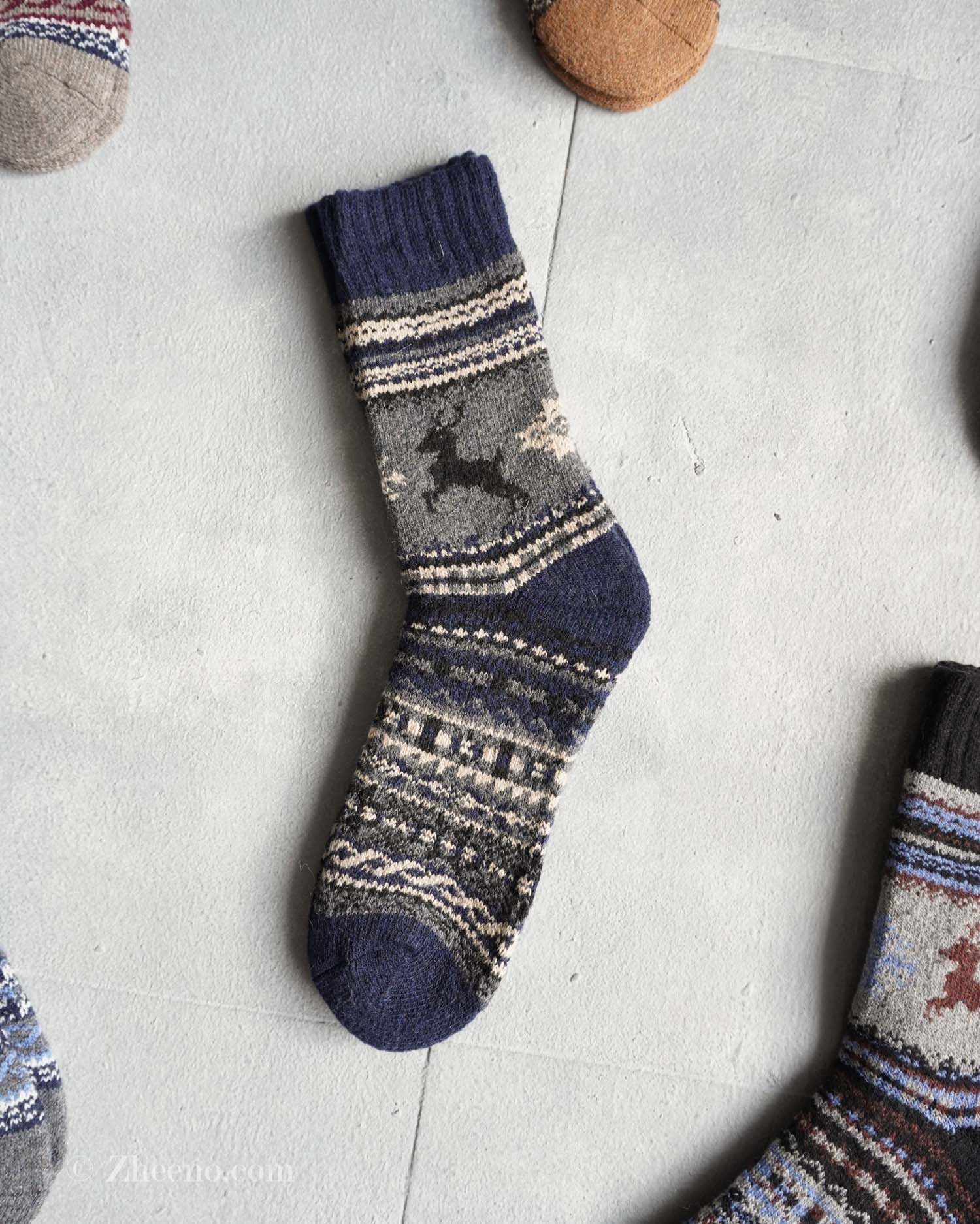 جوراب پشمی وینتیج ضخیم سرمه ای گوزن 3