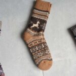 جوراب پشمی وینتیج ضخیم کاراملی گوزن 3