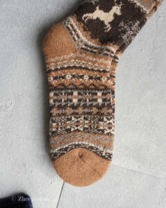 جوراب پشمی وینتیج ضخیم کاراملی گوزن 3