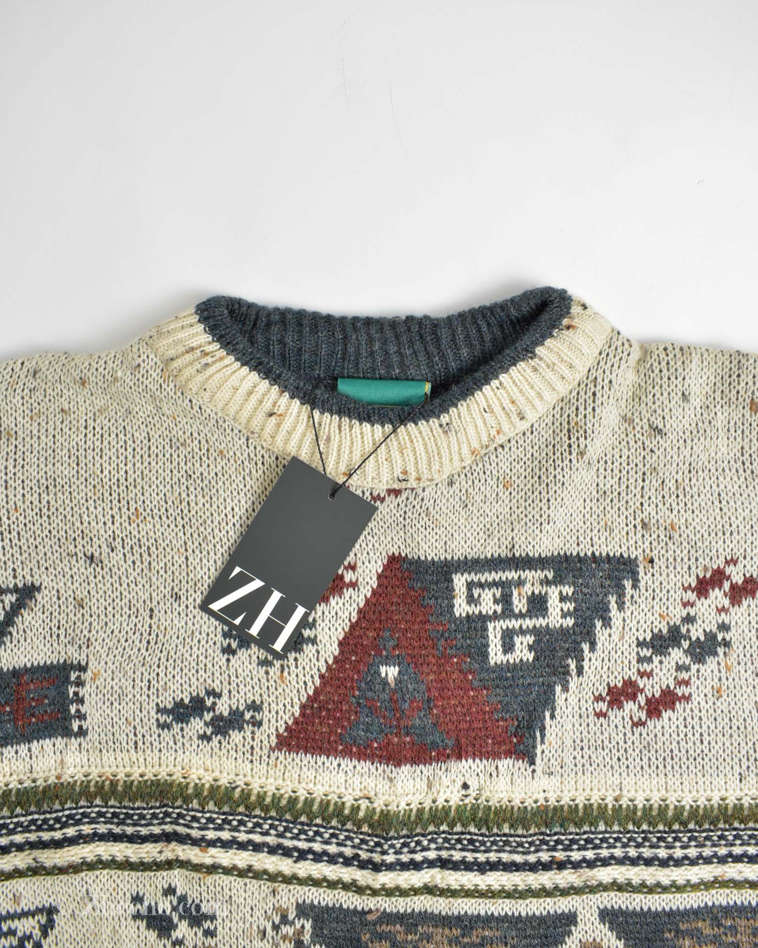 17686411305245341 بافت وینتیج طرح دار خاکی Canda