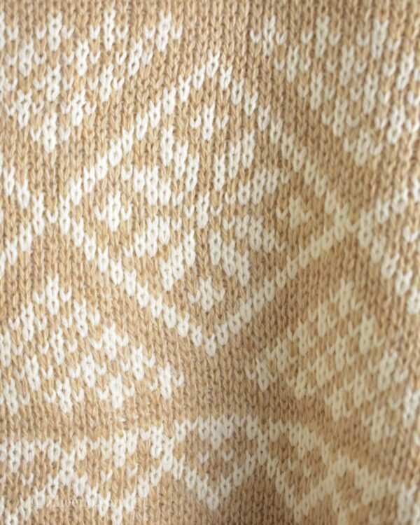 بافت وینتیج کرم رنگ طرح دار