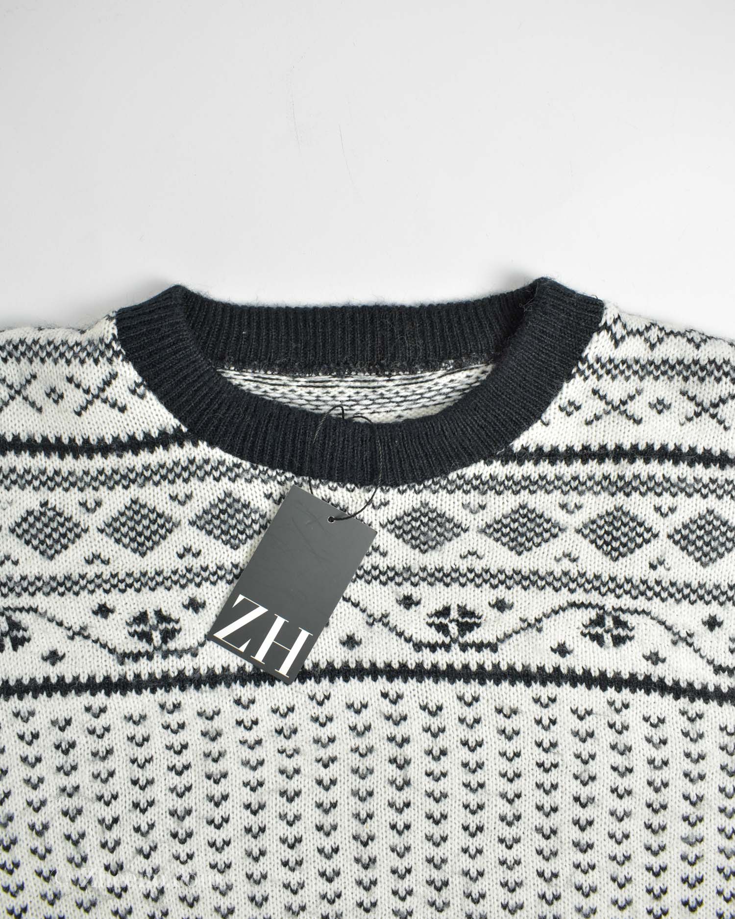 17690101629244097 بافت وینتیج سیاه سفید