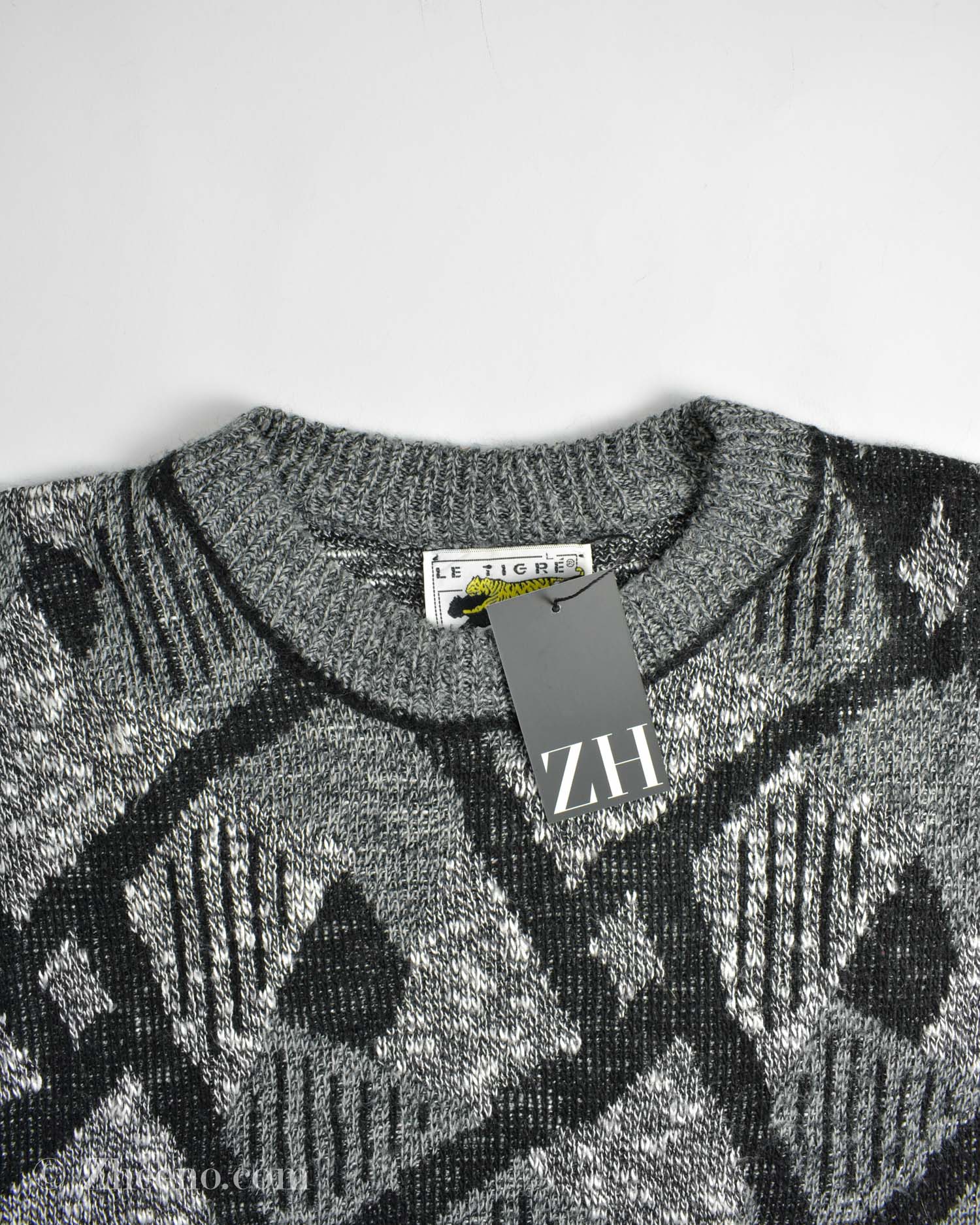 17697540706921995 بافت وینتیج طوسی طرح دار Le Tigre