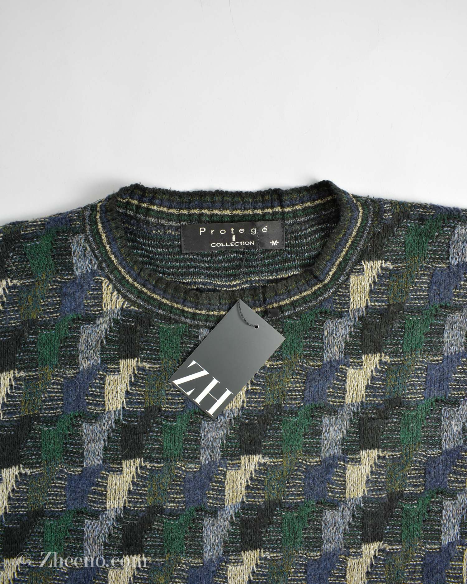 17697540992541795 بافت وینتیج Protege