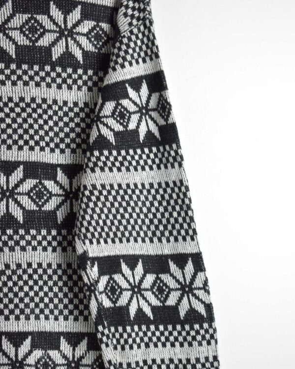 بافت وینتیج یقه اسکی سیاه سفید