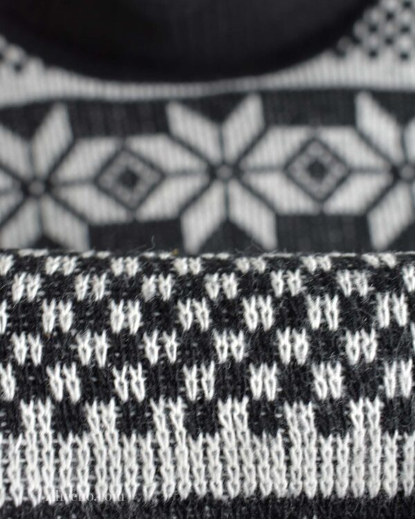 بافت وینتیج یقه اسکی سیاه سفید