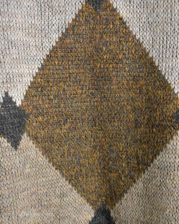 بافت وینتیج کرم طرح لوزی