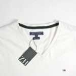 تیشرت آستین دار Tommy Hilfiger یک لکه در جلوی تیشرت