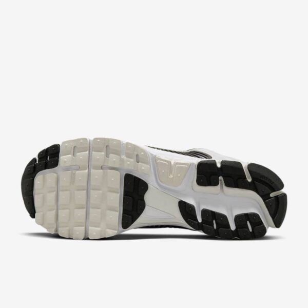 کتونی لایف‌استایل نایکی Nike Vomero 5 – کد FB9149‑101 - Image 3