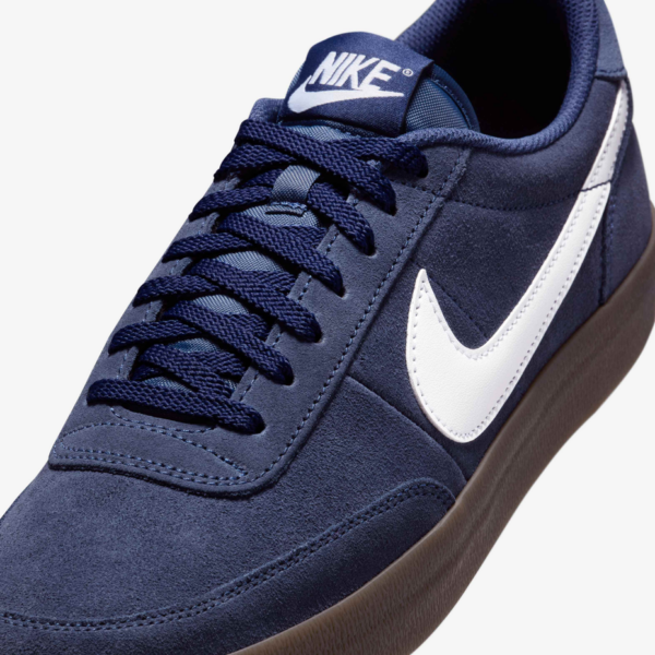 لوگوی سفید Swoosh روی کتونی Killshot 2