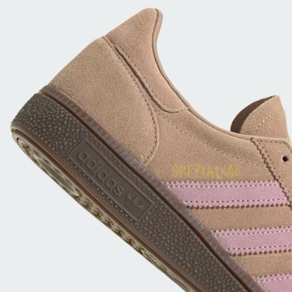 نمای جیر بژ و سه‌خط صورتی Adidas Handball Spezial JI2651