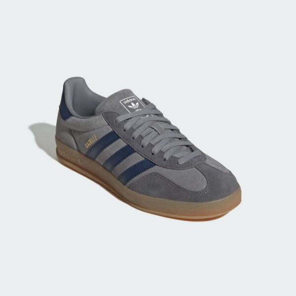 ست کردن استایل خیابانی با کتونی آدیداس مدل Gazelle Indoor JQ8397