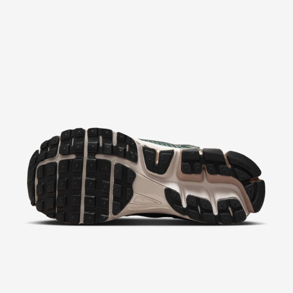 کتونی لایف استایل نایکی Nike Zoom Vomero 5 – کد FN6742-300 - Image 3