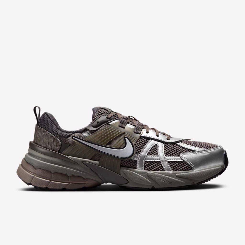 کتونی لایف‌استایل Nike V2K Run HQ1678-200 رنگ Cave Stone