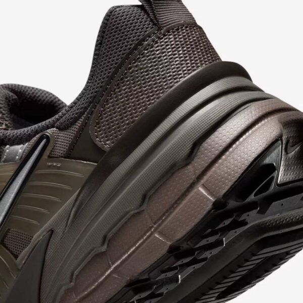 کتونی اورجینال Nike V2K Run قهوه‌ای نقره‌ای