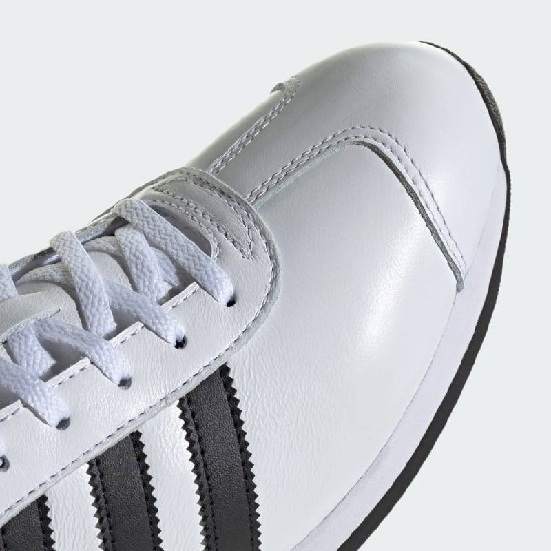 Adidas Country ||
