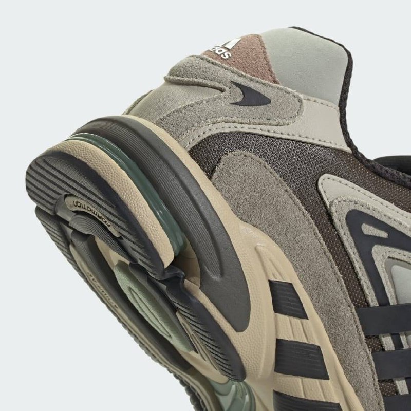 Adidas Response CL
