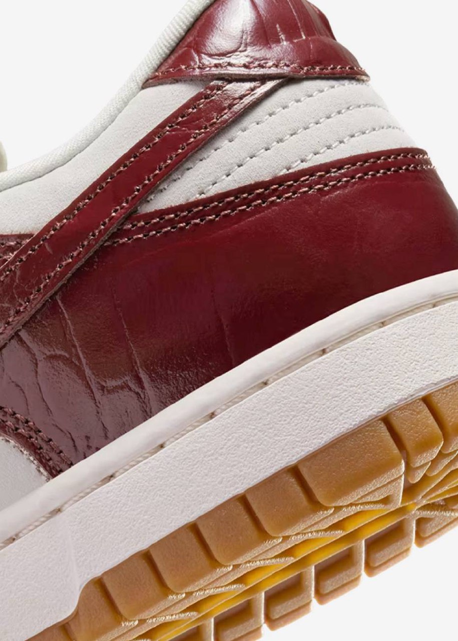 Nike Dunk Low LX