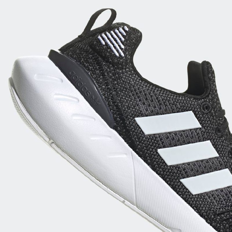 Adidas Swift Run 22