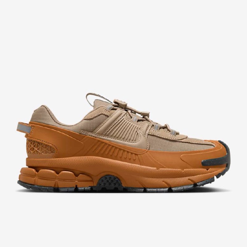 Nike Zoom Vomero 5 Roam