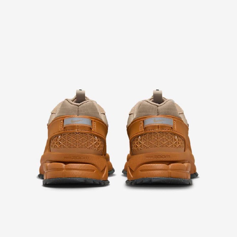 Nike Zoom Vomero 5 Roam