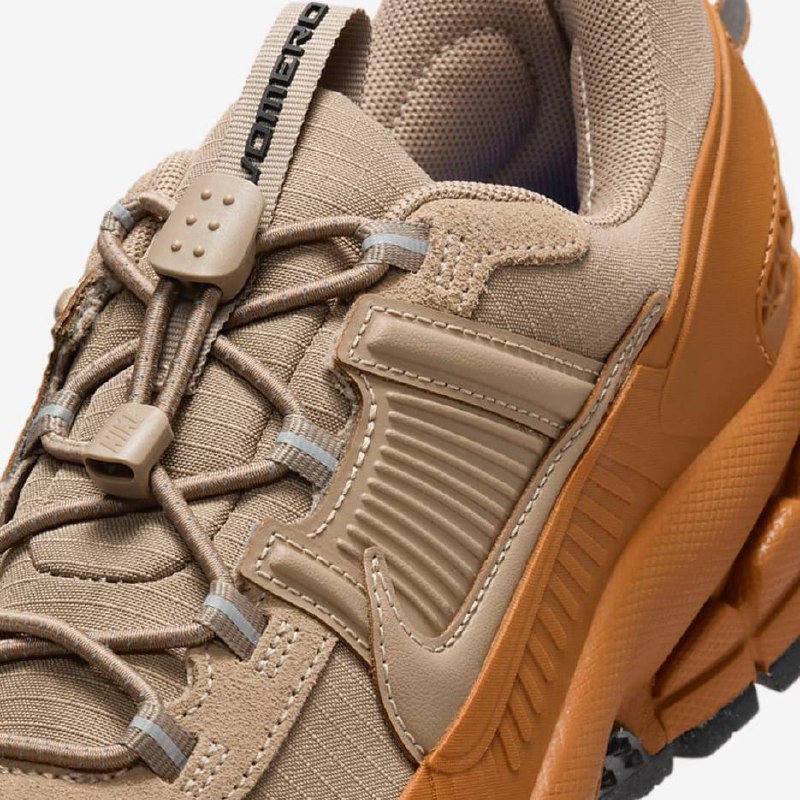 Nike Zoom Vomero 5 Roam