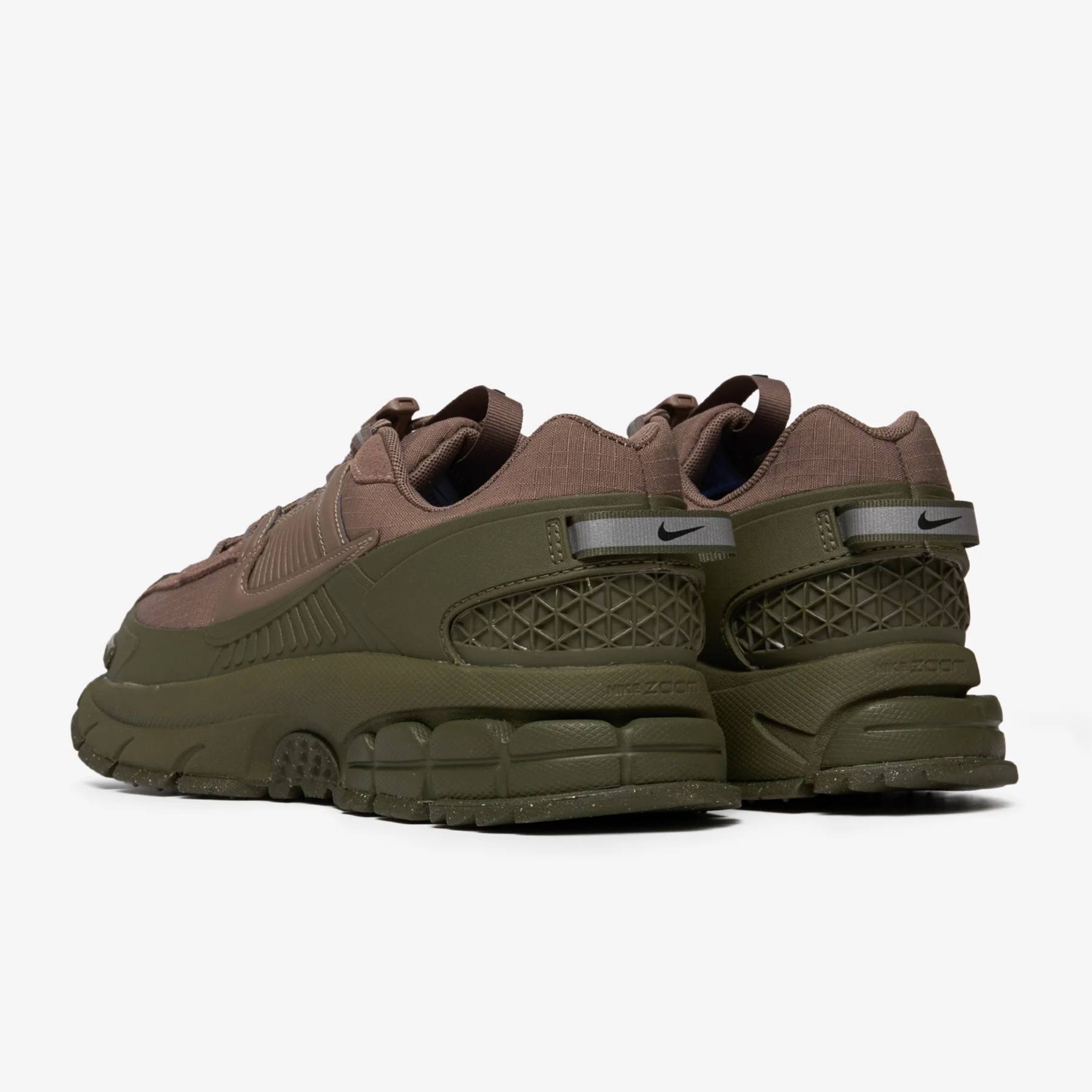 Nike Zoom Vomero 5 Roam