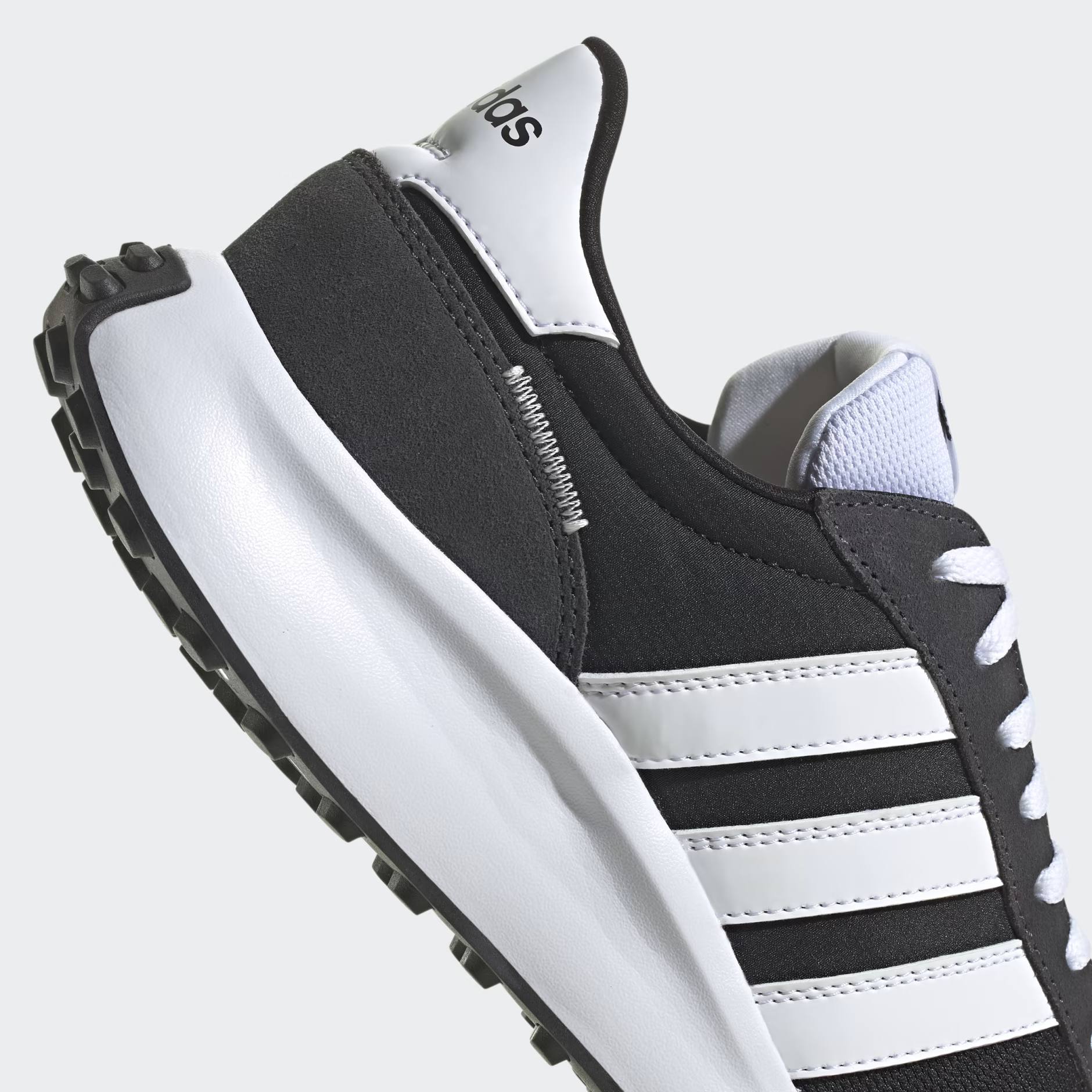Adidas Run 70s