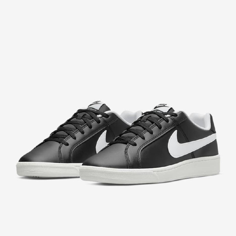 Nike Court Royale