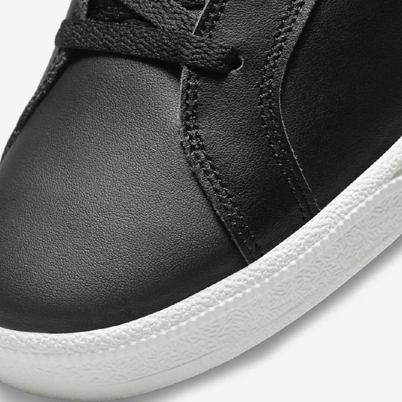Nike Court Royale