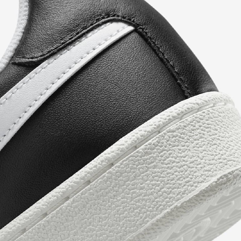 Nike Court Royale